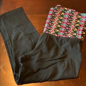 Black capris